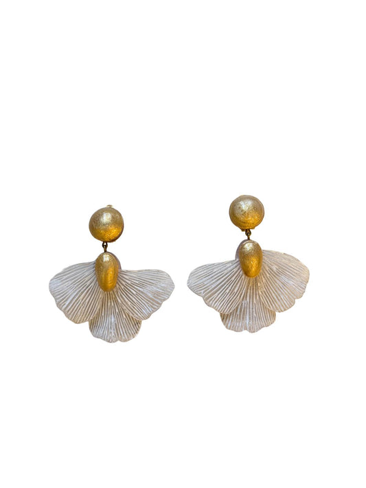 Pendientes alma de resina color blanco y oro