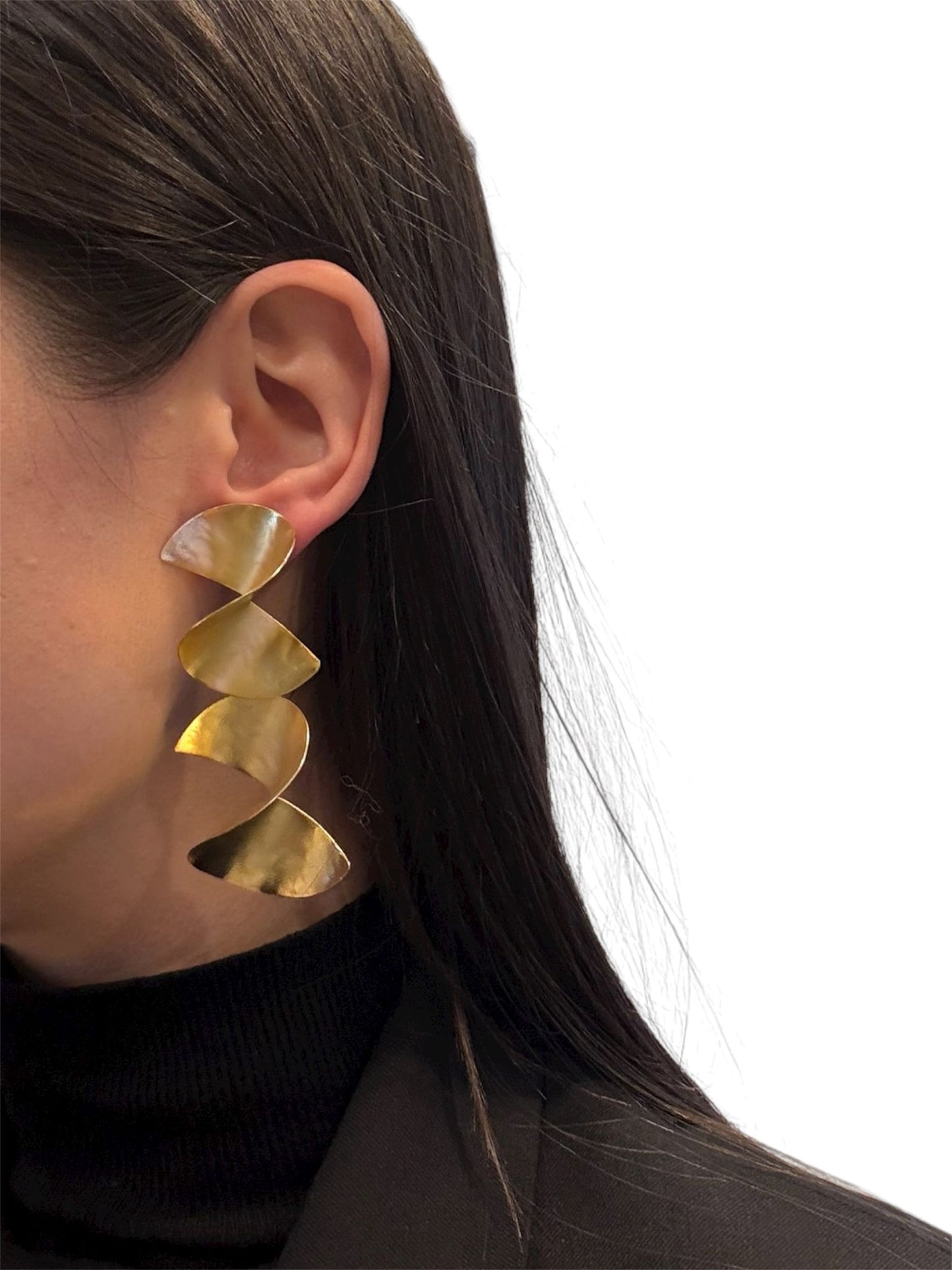 Pendientes espiral de latón con baño de oro 18 quilates – Estilo oro primitivo 7,5 cm