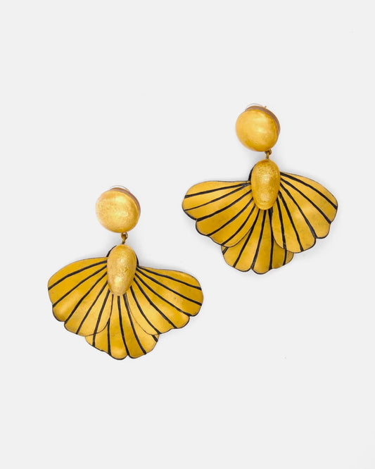 Pendientes alma de resina  amarillo oro