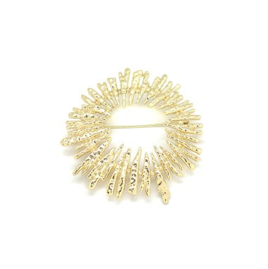 Broche de sol dorado amartillado y baño oro