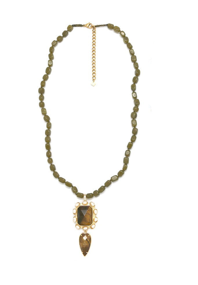 Collar con colgante de corazón rectangular de piedra imperial