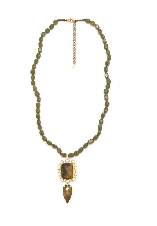 Collar con colgante de corazón rectangular de piedra imperial