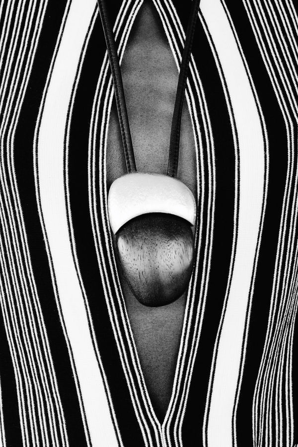 Colgante MONIES  Aurena: lámina de plata, acacia