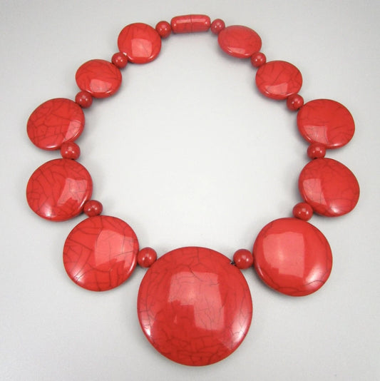 Collar círculos de resina roja marmolada