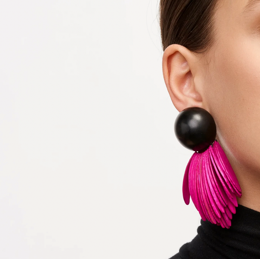 Pendientes Monies Bogotá acacia fucsia y ébano.