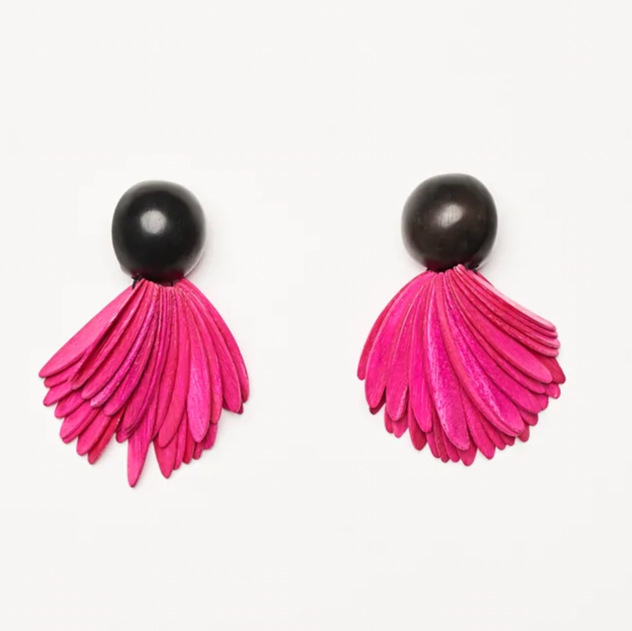 Pendientes Monies Bogotá acacia fucsia y ébano.